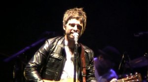 Noel Gallagher - Half The World Away (Lima, Perú 2012)