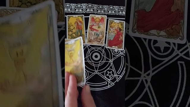 На что сейчас обратить внимание? #tarot #предсказание #гадание #тарорасклад