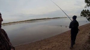 ЛЕЩ  НА ДОНКИ В ОКТЯБРЕ. СЕКРЕТНАЯ ДОБАВКА К НАСАДКЕ .РЫБАЛКА С ВНУКОМ.