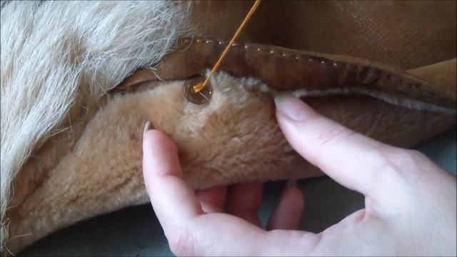 How to Sew Buttons on a Coat or Jacket. How to Sew a Button by Hand смотреть онлайн