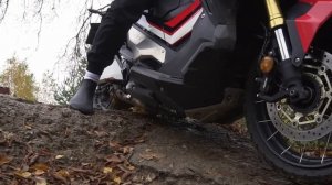 Кроссовый МАКСИ-СКУТЕР с передачами, которого никто не видел! Обзор Honda X-ADV