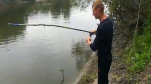 Рыбалка на самодельные удочки!