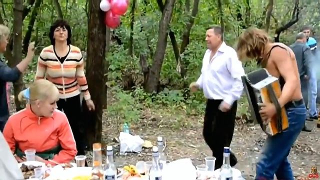 Деревня,девушка,сеновал... смотреть онлайн