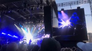 Icehouse Live | Electric Blue | Sydney Opera House Forecourt