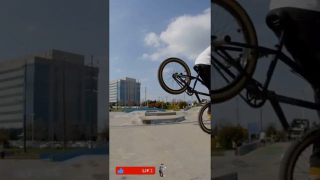 How did he do the trick on the front wheel♂️[Motors]