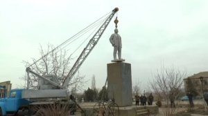 Демонтаж памятника Ленина с Гурьевка Новоодеский р Николаевская обл