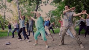 Цигун в новосибирском парке. Qigong in Russia