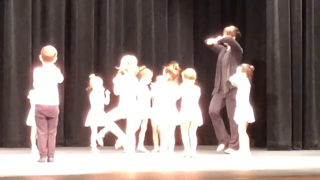 Ellinor Dance Recital смотреть онлайн