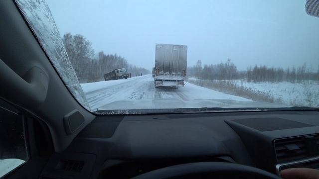 Трасса Новосибирск-Омск последствия снегопада 13 декабря 2021г