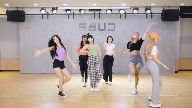 (G)I-DLE (여자)아이들) - DUMDi DUMDi dance practice mirrored