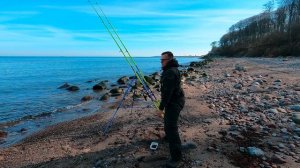 Angeln an der Ostsee im März 2024 auf Plattfisch. Brandungsangeln im Winter