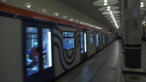Метропоезд 81-765.2/766.2/767, ст. Киевская (ФЛ)