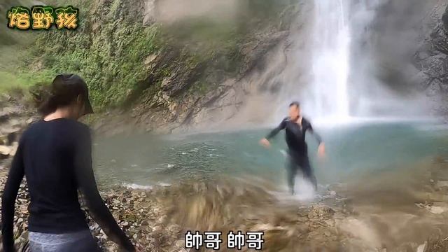 【南橫特色大瀑布】長龍瀑布-南橫有這地方！？90m高垂直大瀑布？！我在Kaohsiung我驕傲！被掩埋的野溪溫泉以後還有沒有機會泡到溫泉呢？【你也能到的一日祕境】高雄│Kaohsiung смотреть онлайн