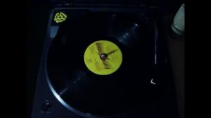 Queen "Flash Gordon" 1980 LP (Full Vinyl Video)