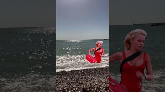 ✅Памела Андерсон была замечана у берегов черного моря⛵️☀️ #врекахвода #активныйотдых  #памелаандерсо