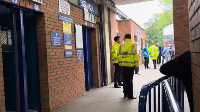Doncaster Rovers Team Arriving At Sheffield Wed Ground смотреть онлайн