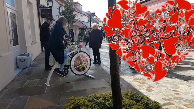 НОВИНКА! ВЕЛО- СОКО- ВЫЖИМАЛКА ✔Крутишь пидали, соковыжималка начинает работу, La Vallee Village