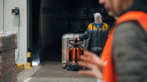 Экскурсия по складу. Студенты ВШБ — в распределительном центре торговой сети «Чижик»