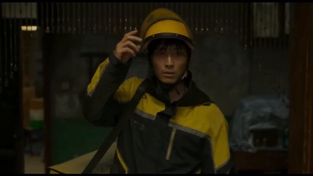 💋兄弟倆發現冰箱裡藏有幾百萬，下一秒就為了錢自相殘殺#华语电影 #动作 #电影 #悬疑 《不速来客 Knock Knock》 смотреть онлайн