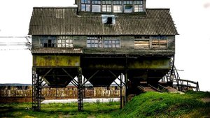 Они очищали зерно. Заброшенный колхоз часть 1