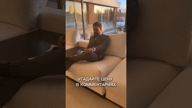 Белоснежный диван с электроприводом в Агаларов Эстейт