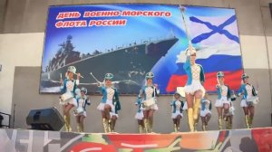 Ансамбль барабанщиц и мажореток "Сургутяночка"