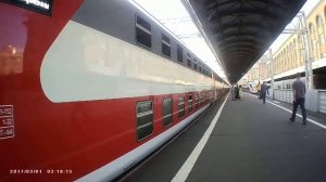 Отправление двухэтажного поезда с Московского вокзала