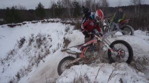 Я НЕ СМОГ заехать в эту гору! / Winter enduro hill climb