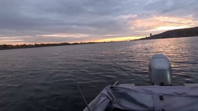 шикарная осенняя рыбалка на джиг ,щука,судак,сом