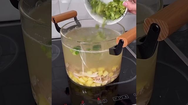 Лёгкий куриный супчик с брокколи🥦