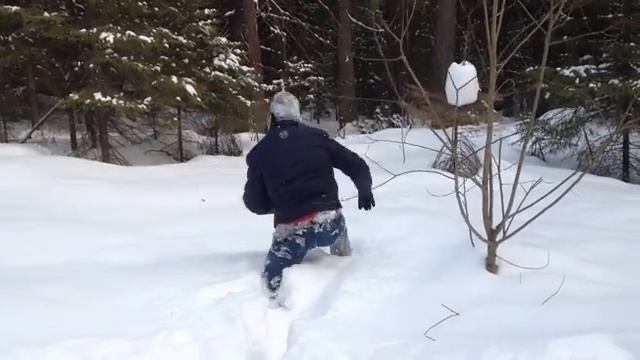 как передвигаться по глубокому снегу :) смотреть онлайн