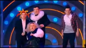 Толстый мальчик в девтом ряду