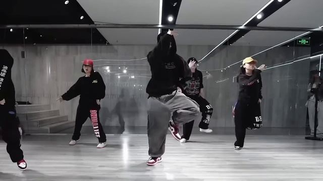 Group Hip Hop Dance Top Basic Hip Hop Dance Movements I Alexander A