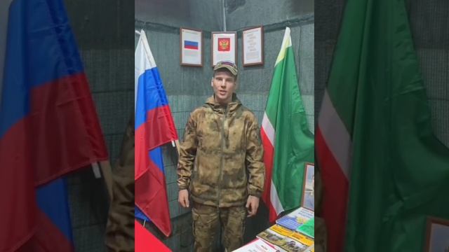 Боец ВСУ добровольно сдался в плен. 
Хочет получить гражданство РФ.