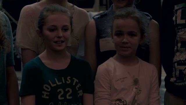 'Annie' - Interviews with cast members at the Grand Opera House, supported by Belfast Harbour смотреть онлайн