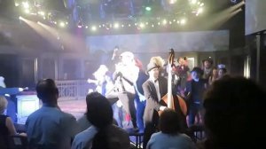 "Загнанных лошадей пристреливают, не правда ли?", ЦДР, премьера