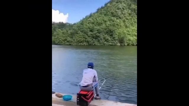 Рыбаки || Нарезка неудач на рыбалке || Bad fisherman смотреть онлайн