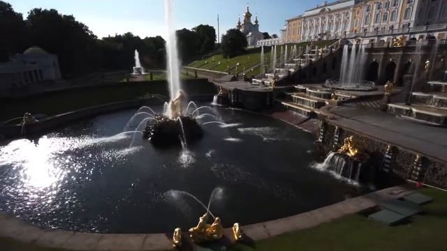 Петродворец.  Съемка с вертолета.