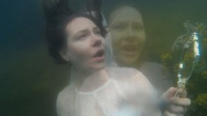 Underwater opera.  Is it really possible to sing underwater? Возможно ли петь под водой ?