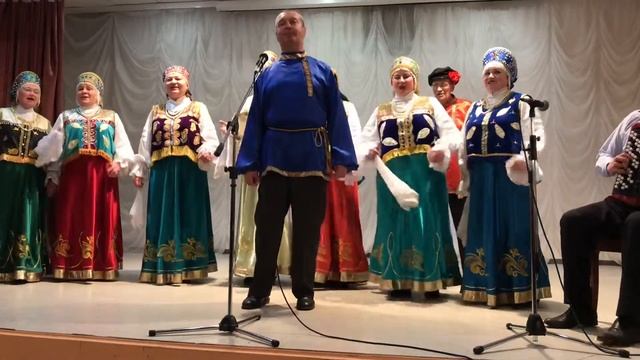 «Зори России» - ансамбль народной песни.
