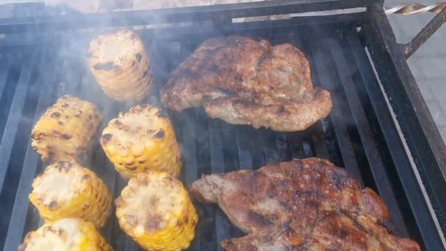 Жарится мясо на решетке #food #еда #bbqbeef #bbq #барбекю #meat #grill #гриль