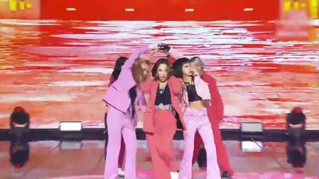 LACHICA live performance of BAD GIRL by CHUNGHA & LACHICA on Grand Sale Opening