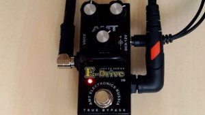 Небольшой обзор педали E-Drive от AMT Electronics