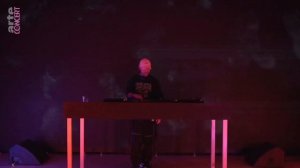 Esposito dans Chat with a DJ