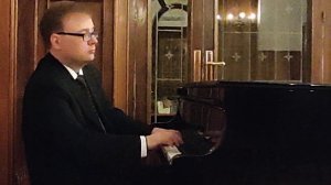"Autumn leaves" jazz improvisation - pianist Alexander Ivashkevich
