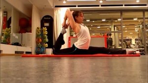 Contortion/splits training