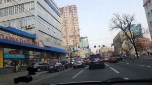 С Камалом на машине по Киеву