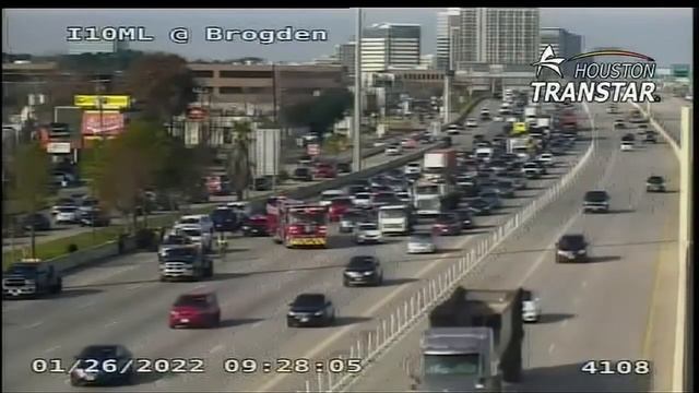 Gunman in road rage shoots himself on accident, eyewitness footage смотреть онлайн