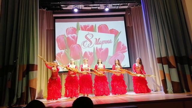 Танец с веерами