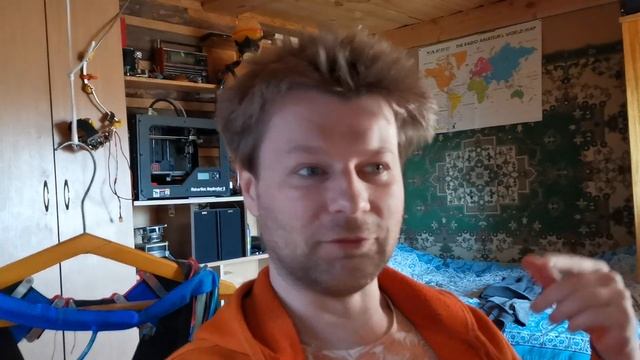 КАК СТАТЬ РАДИОЛЮБИТЕЛЕМ ПОЛУЧИТЬ ТРАНЗИСТОРЫ ЗНАНИЯ И УВАЖЕНИЕ ТОВАРИЩЕЙ!